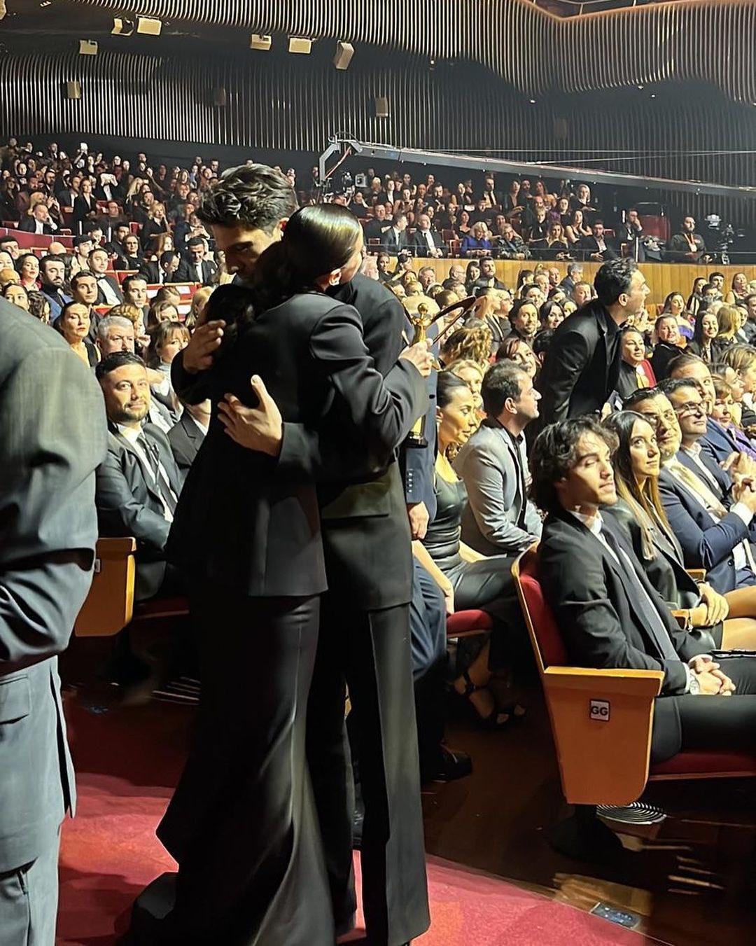 d on Twitter: “attan inip eşeğe binmek adlı. https://t.co/fNFo9S0QIZ