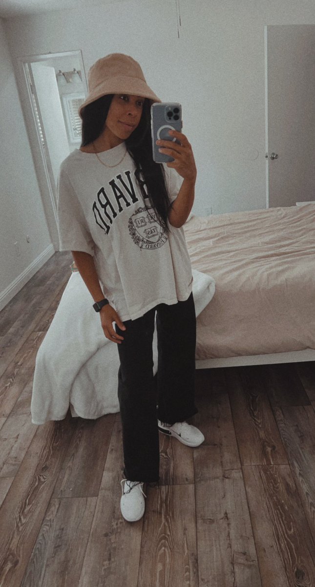 JenishaR27's tweet photo. Fit check https://t.co/216FbMG0So