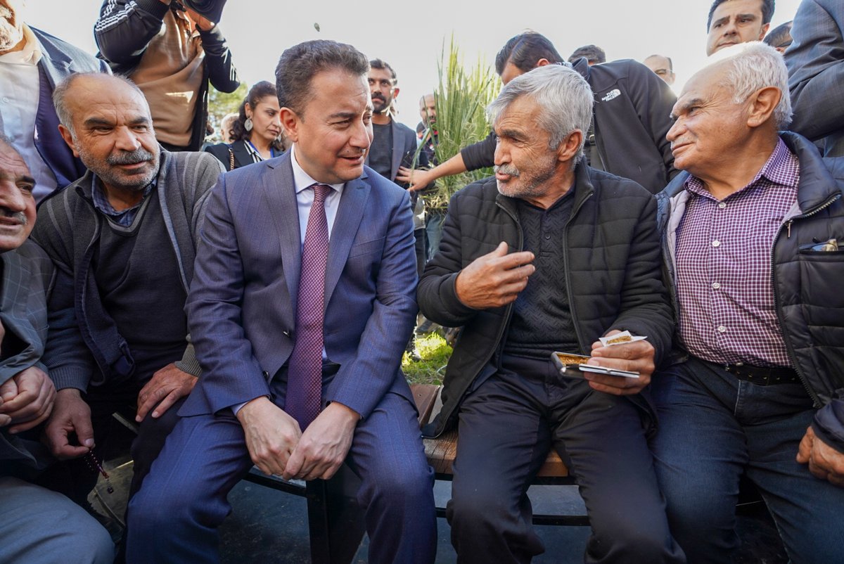 alibabacan's tweet photo. Adıyaman ile kavuştuk.

Filistin Caddesi'nde tarımdan ekonomiye, eğitimden altılı masaya, haktan, hukuktan adalete kadar birçok konuyu konuştuk.

Bizlere eşlik eden Adıyamanlı hemşehrilerimize teşekkür ediyorum. https://t.co/HyGEExffjW