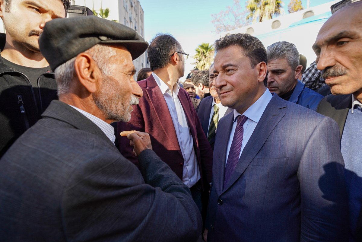 alibabacan's tweet photo. Adıyaman ile kavuştuk.

Filistin Caddesi'nde tarımdan ekonomiye, eğitimden altılı masaya, haktan, hukuktan adalete kadar birçok konuyu konuştuk.

Bizlere eşlik eden Adıyamanlı hemşehrilerimize teşekkür ediyorum. https://t.co/HyGEExffjW