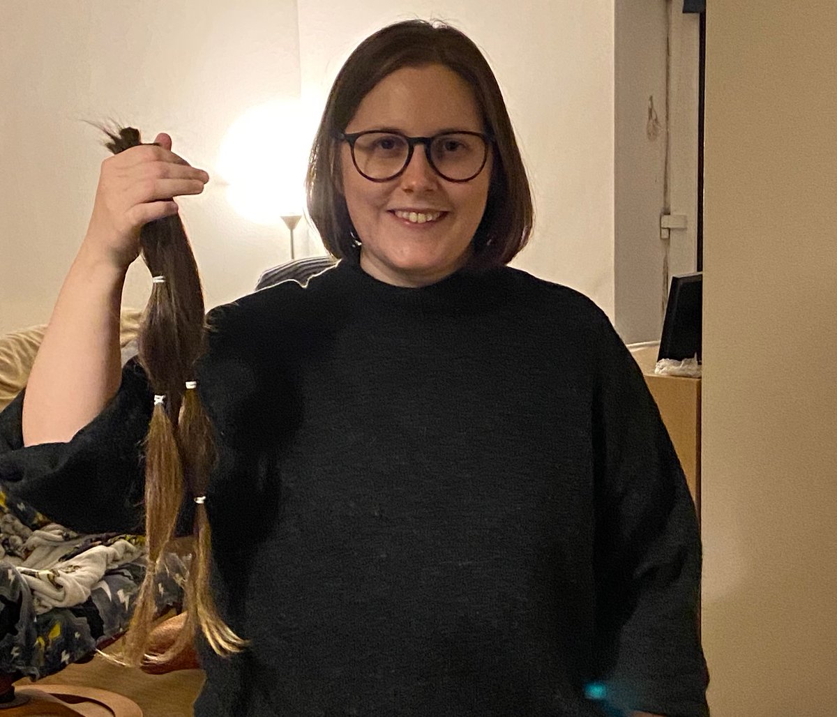 Today I cut 18.5 in (47 cm!) off of my hair for @LauraLynnHouse. The hair will be donated to @LPTrustUK to make wigs for children in need. I've set up a fundraising page for the amazing service they provide. Any donations are massively appreciated 😀 giv.i.ng/BZOm