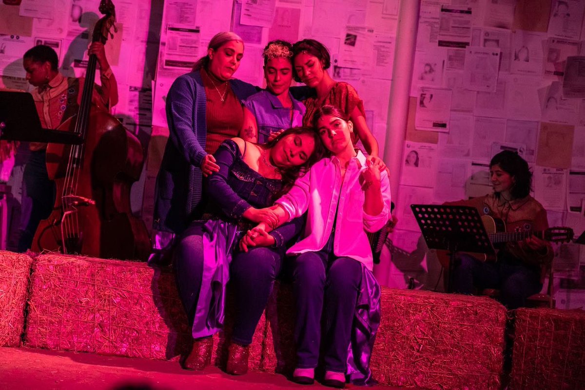 ElAquelarre_'s tweet photo. Del musical #Desaparecidas de @jaimelozano, dirigido por @FlowCuenca y producido por Chema Verduzco, un musical mexicano en Brooklyn hasta el 18 de diciembre en JACK. https://t.co/syJMGOWmii