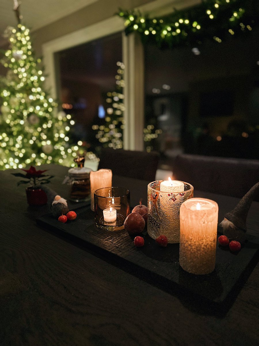 I år har vi pynta skikkelig og det har blitt såå koselig her på «hytta» 🥹🎄