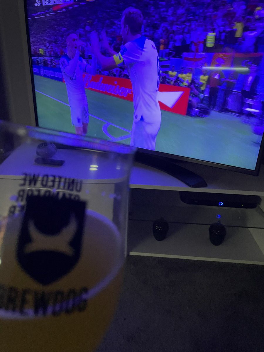blades68's tweet photo. This Pineapple Express is nice, and so was that Harry 🦁🦁🦁 @perfectdraftuk https://t.co/tv7mC6iGQ5