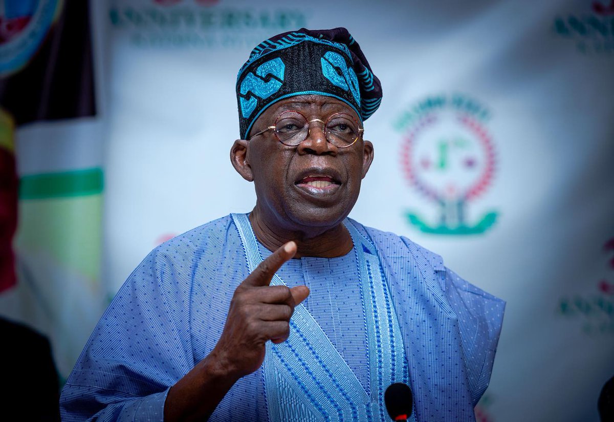 At the end of the town hall on @ARISEtv, the host said that Tinubu was invited and 'he declined .' How in God's name can Nigeria expect Tinubu to lead the nation when he refuses to participate in a town hall? If his current supporters have any self-respect, then they'll dump him.