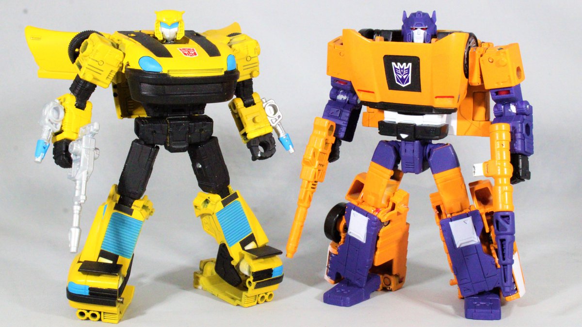 id_armed's tweet image. Time for a little Christmas giveaway!🎄

To bring some Christmas cheer to you guys, I'm giving away both Movie Universe Bumblebee &amp;amp; Oil Pan! To enter, all you gotta do is:
1. Follow me!
2. Retweet this post!
3. Tell me a figure you hope to get for Christmas!
#Transformers