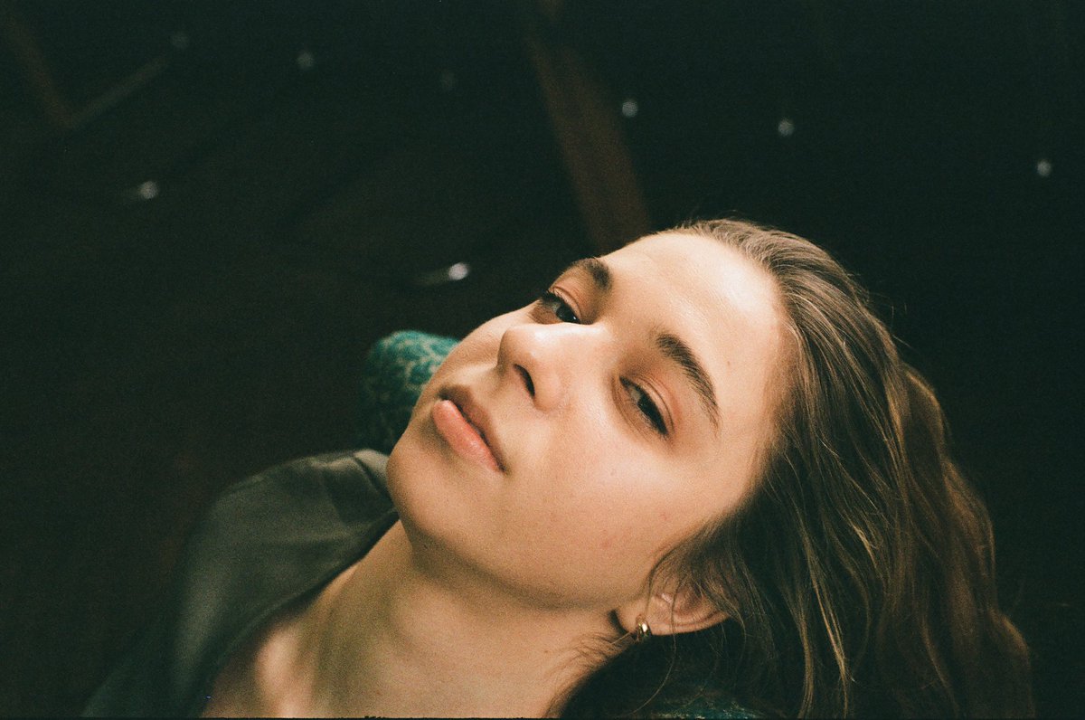 PrintcessSofiia's tweet photo. • Come a little closer 
#35mm https://t.co/au4d6Hms0L