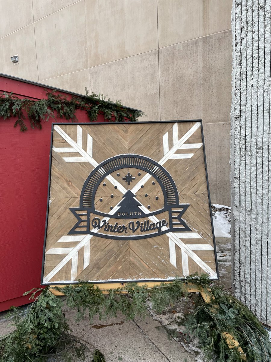 erni_mae's tweet photo. A few photos from #DuluthWinterVillage
#COMM304 https://t.co/bx9P4WP4Fq