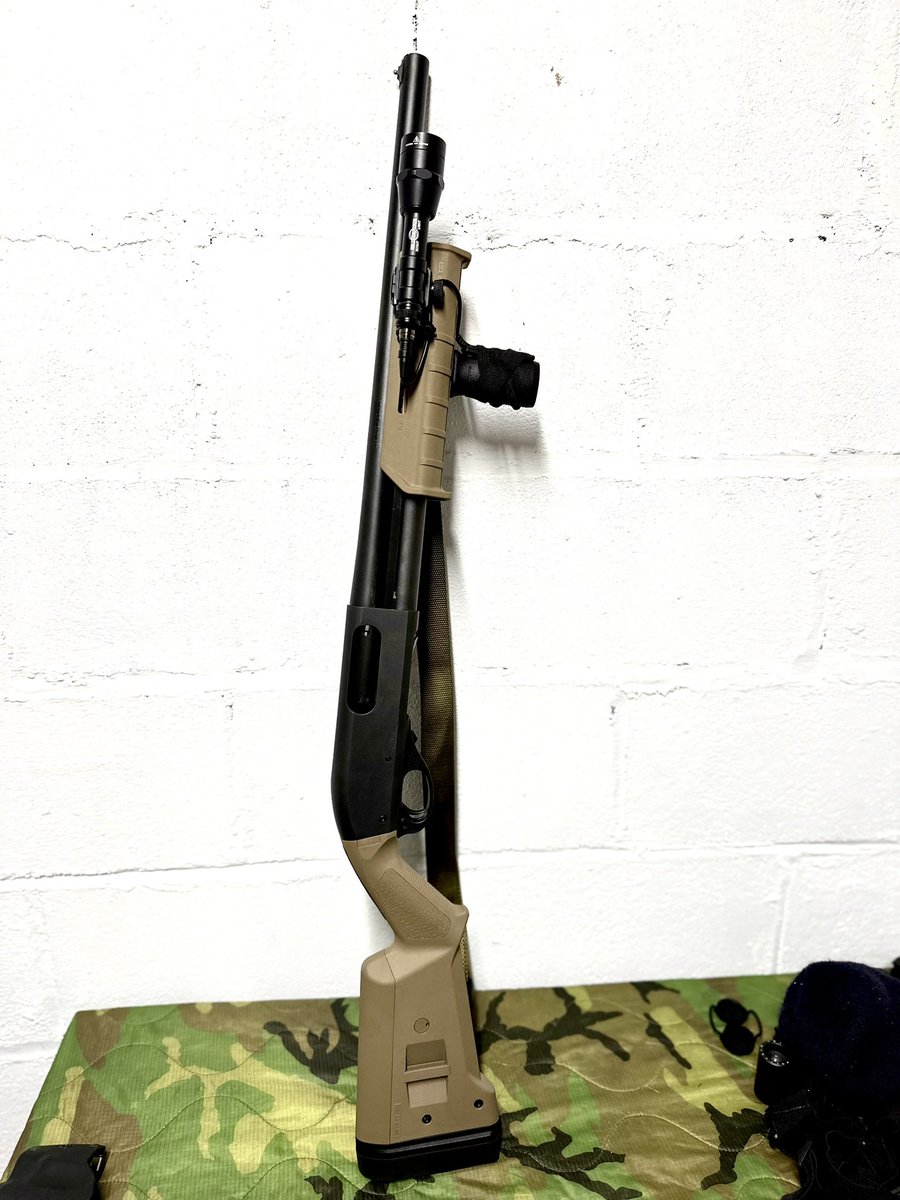 DanielBooneBub's tweet photo. Happy Sunday everyone! Threw the @Magpul SGA stock on my 870 along with a @SureFireLLC . I liked the look of the classic wood stock better, but this is a bit more practical for HD. Just need a tube extension. 

#sundaygunday #magpul #surefire #homedefense https://t.co/LIbDUVbIz4
