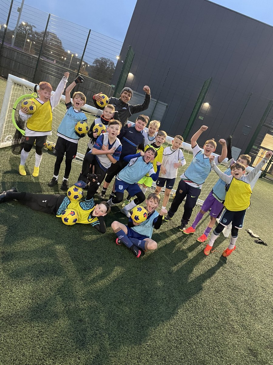 JCsoccerschool's tweet photo. 🎉⚽️ HAPPY BIRTHDAY HARVEY!!! ⚽️🎉
Another fantastic birthday party as we hosted Harvey’s party with his friends!
If you want your child to have an amazing party with lots of football fun, get in touch! 📲📧📞
#JCSS #HalfTermCamps
#TermTimeCourses #BirthdayParties #TheBest https://t.co/rgmxGMwfrd