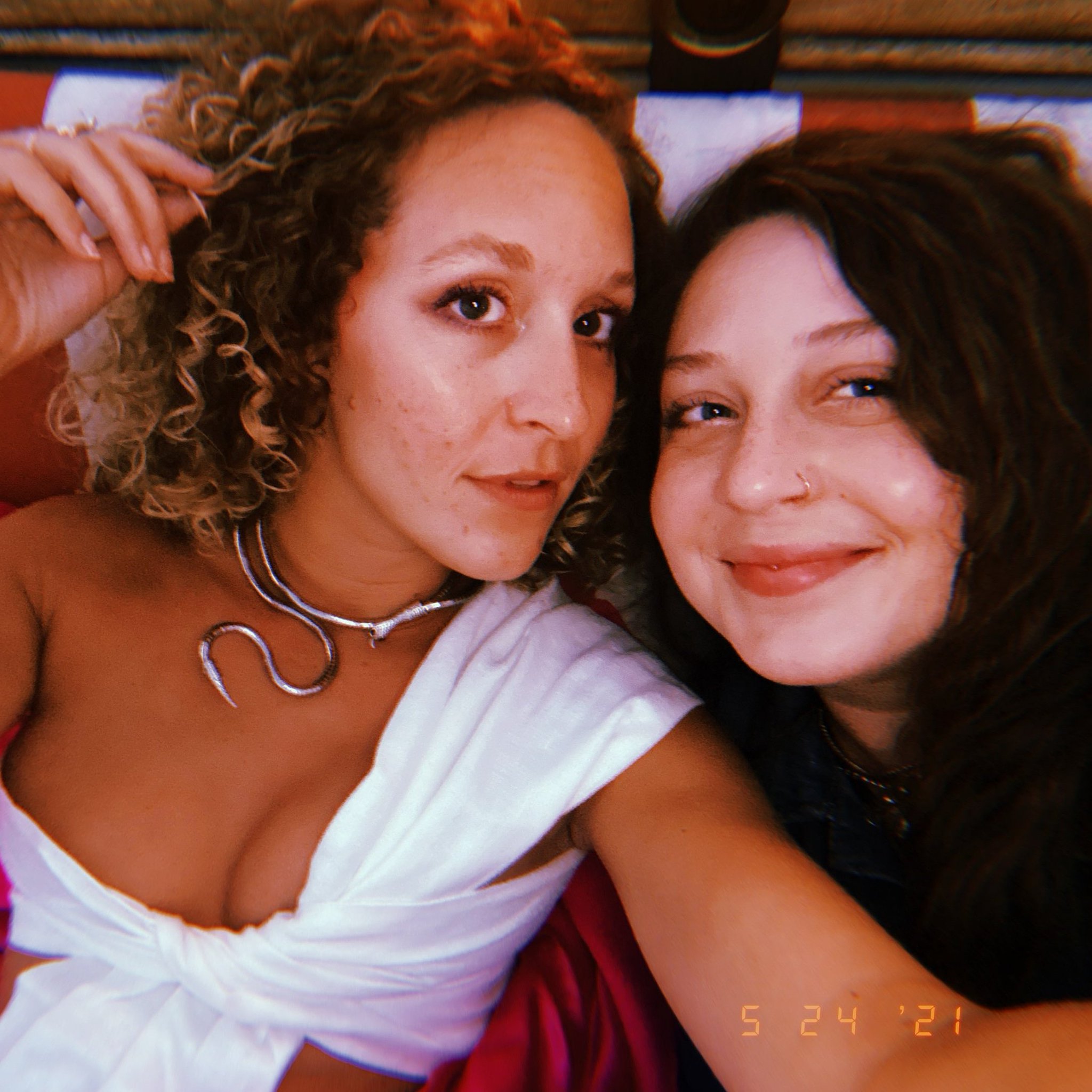 TW Pornstars - 1 pic. Emma Banks. Twitter. Does anyone want to help me