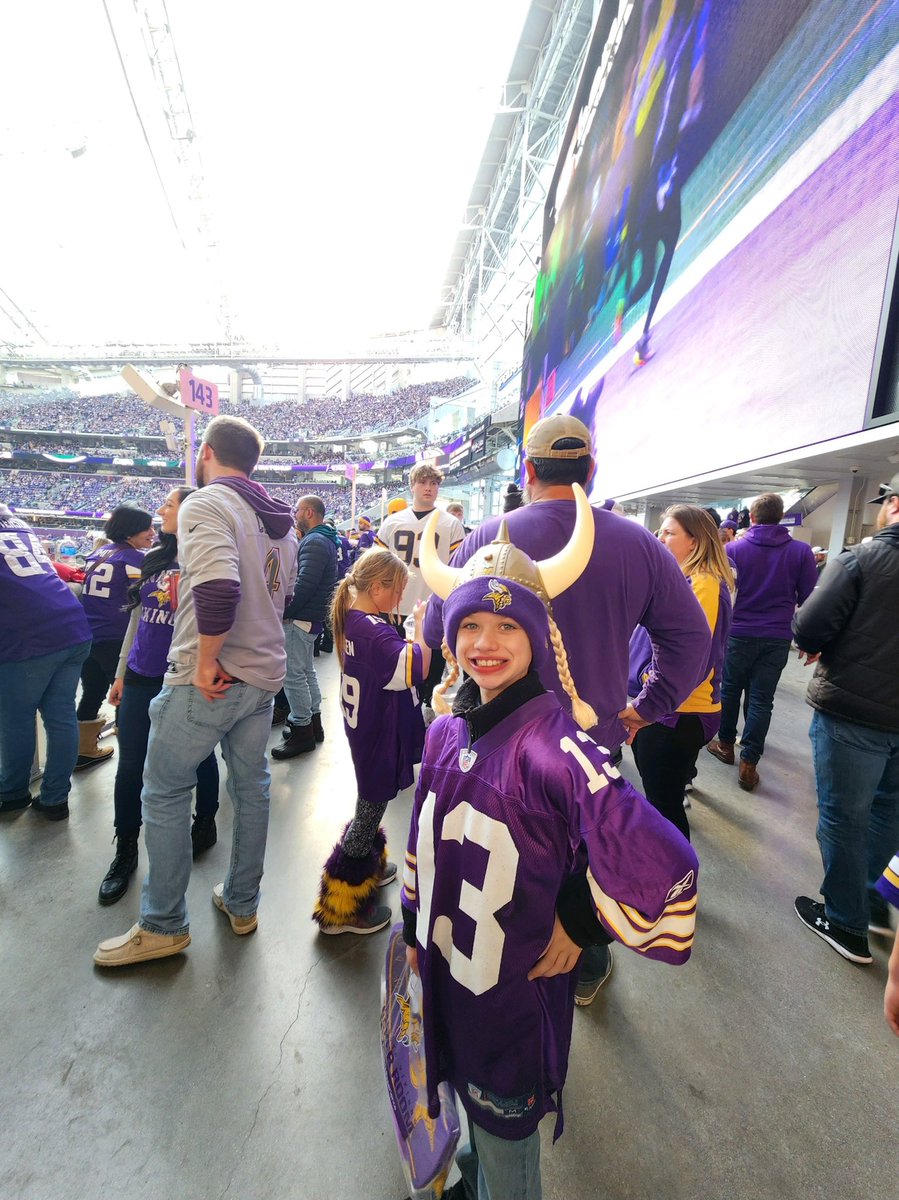 Cait_Tanz's tweet photo. #SKOL #skol https://t.co/wq9eayq2QZ