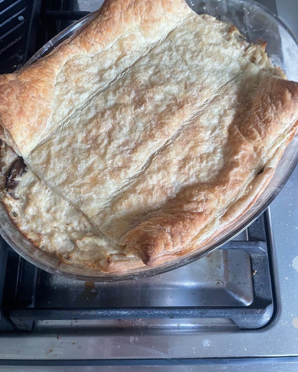 CandaceHavens's tweet photo. Todayโs foray into baking. Cherry crumble and an artesian chicken pot pie. They may not look great but they taste very good. #firsttimebaker #baking #yummy #cherrypie #mysterywriters https://t.co/bl6gWHSVlR