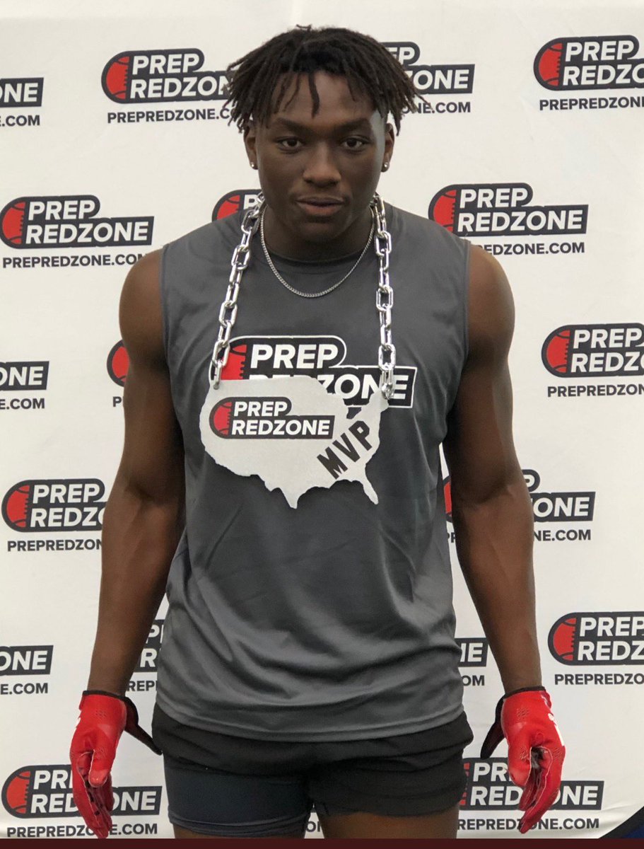 ForwardAthletes's tweet image. Had the opportunity to work with @samueljamesWi over Thanksgiving Break, a week later he goes out and wins MVP at the @PrepRedzoneIL Camp! Proud of you Soulja 💪🏾⚡️ We back in the lab soon 🤫 #TrainToExcel #BecomeElite