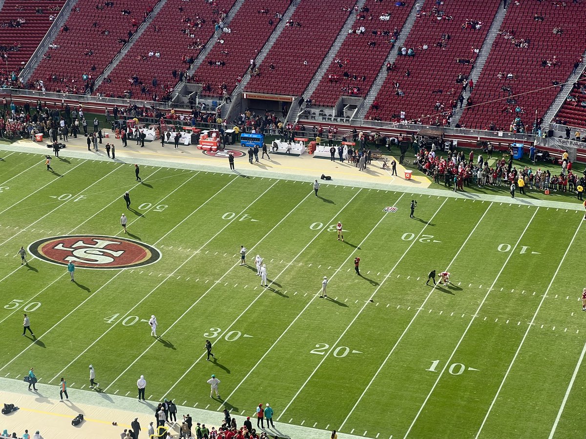 At the game with a 49ers fan and a Dolphins fan! Should be fun