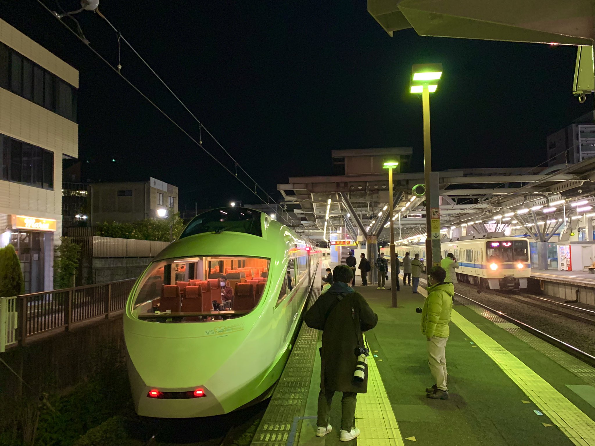 鉄道部品】小田急8000形 車端番号プレート 他
