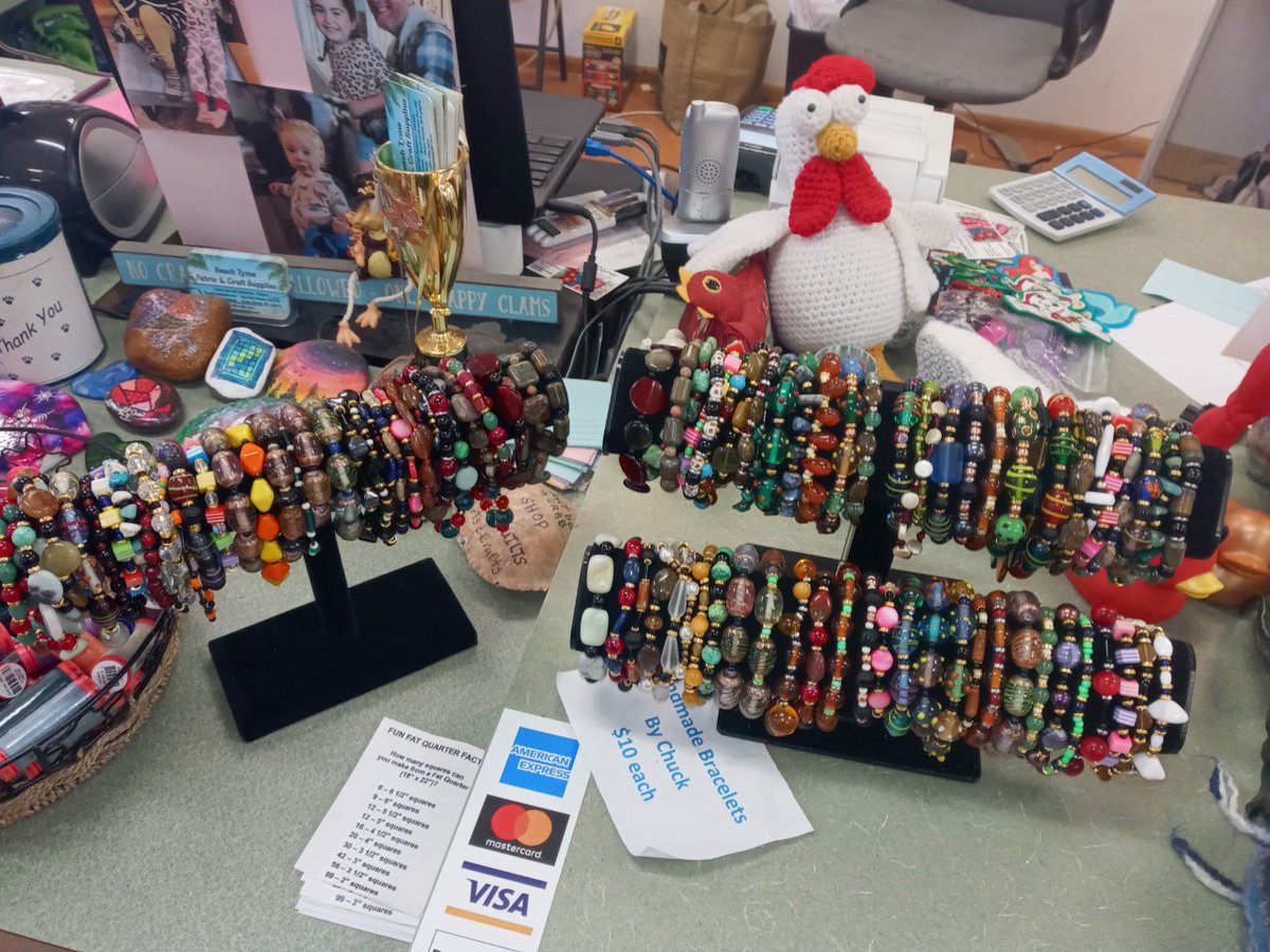 Lots of new items added to our Shopify store!  Today only use discount code gohawks20 to save 20% off of your order!
snowmanscorner.myshopify.com/discount/gohaw…
#shopify #gifts #holidays #Christmas #jewelry