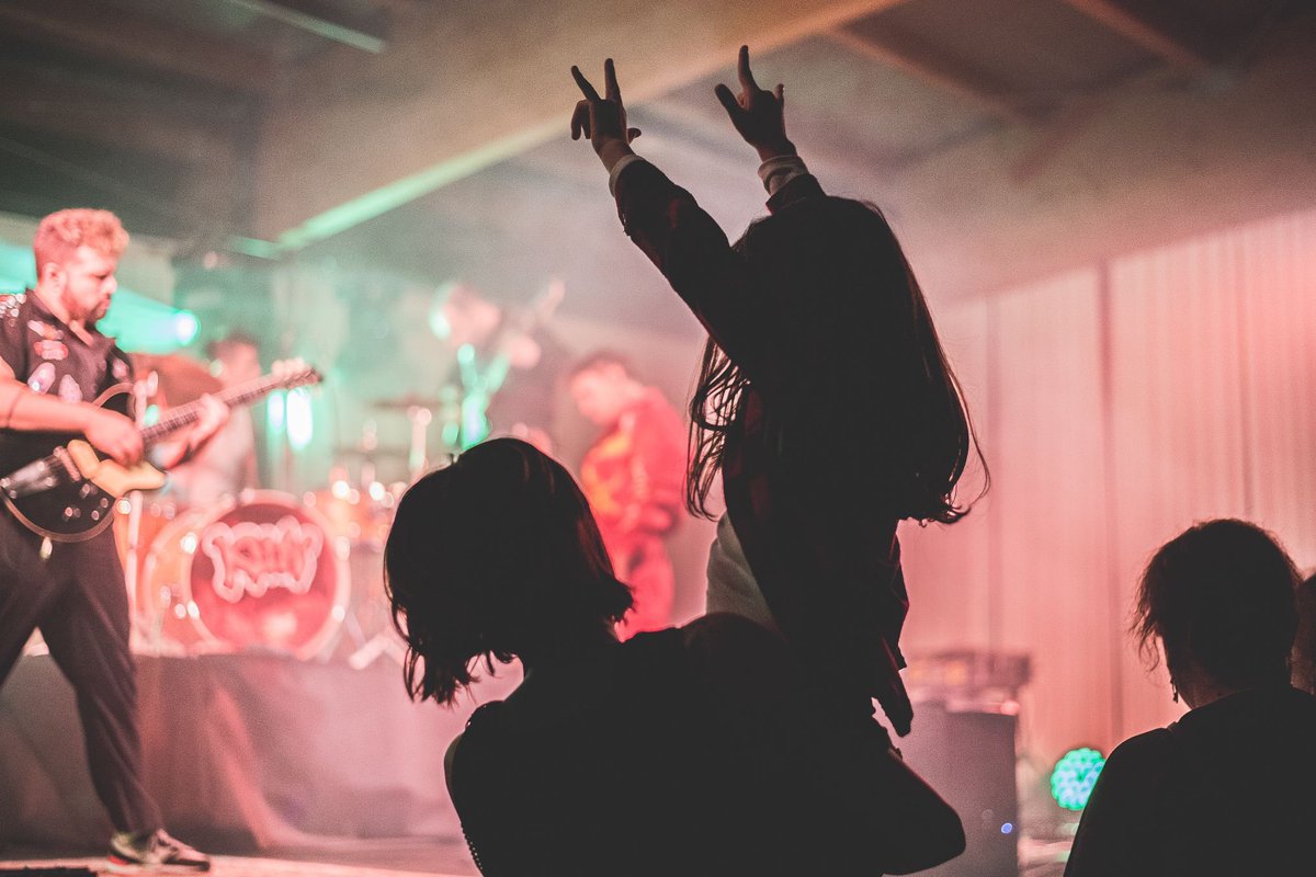 KITAI_Oficial's tweet photo. si solo viene una persona a nuestro concierto que sea esta niña. si le dais RT igual vienen mas como ella

📸 @JodraRocio https://t.co/uskUjKnj6r