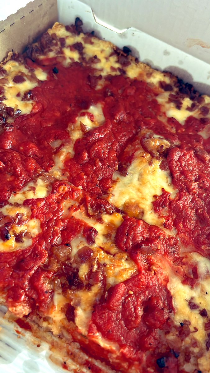 MaurielleTV's tweet image. YASSSSS @buddyspizza saved the DAY!!!!!! 😋…