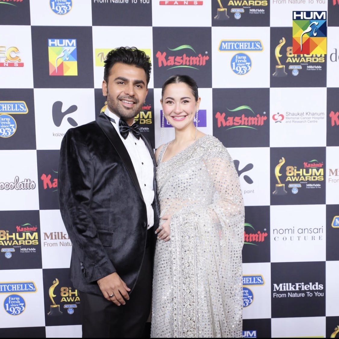 Rubisworld1's tweet photo. My heart ❤️❤️❤️
Someone please ask them to stop being so adorable together 😭

@farhan_saeed @realhaniahehe 

FARHANIAS FIRST PERFORMANCE

#FarhanSaeed #HaniaAamir #FarHania #HalZa #MereHumsafar #HumAwards2022 https://t.co/GNIMjmlYy8