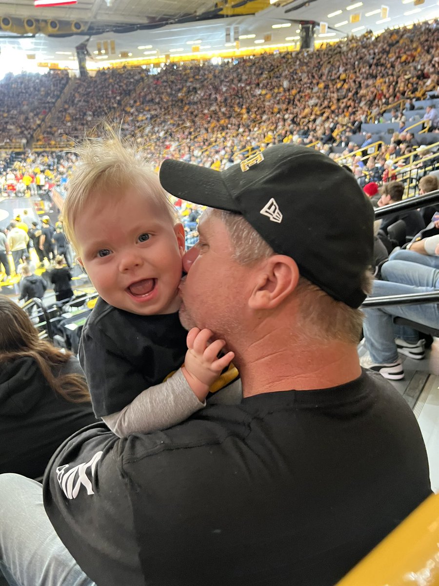 MrMeadeElectric's tweet photo. My grandson Beckett’s first of many iowa meets #fightforiowa #futurewrestler https://t.co/VmCvOxhdt8