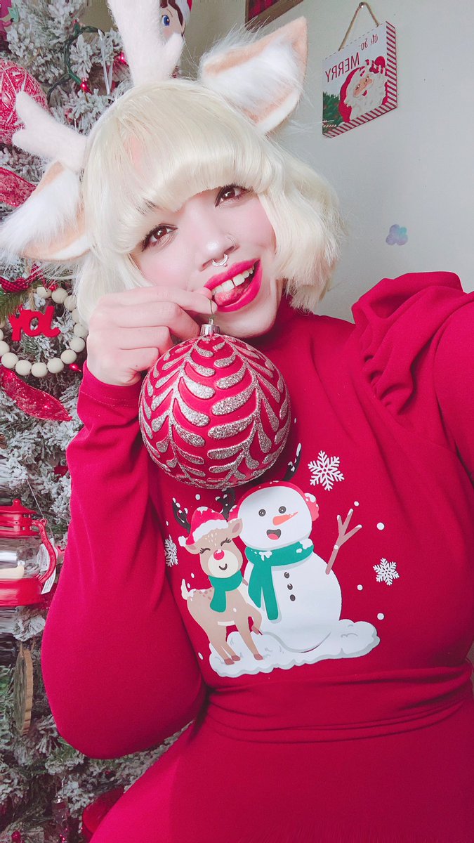 DecklynnM00's tweet photo. Merry Christmas ❤️🎄 #decklynnmoo #blonde #decklynnkastle #littledecklynn #cosplayer #deer #punk #artist #art #Blonde #pinup #browneyes #femboy #Model #shein #cosplay #Deercosplay #blondeboy #Christmasmakeup #cute #sweet #anime #kawaii https://t.co/VXiti8OizQ