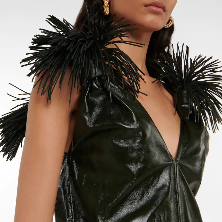 ShoppingScanner's tweet photo. Femme fatale 💃 🕶 🌃 🖤
Leather is making a triumphant comeback, also in patent leather versions, and vinyl is reconfirmed
Shop here 📌 https://t.co/v20PD7IXbH
#rickowens #PhilosophydiLorenzoSerafini #versace https://t.co/YK1y4m4Ez6