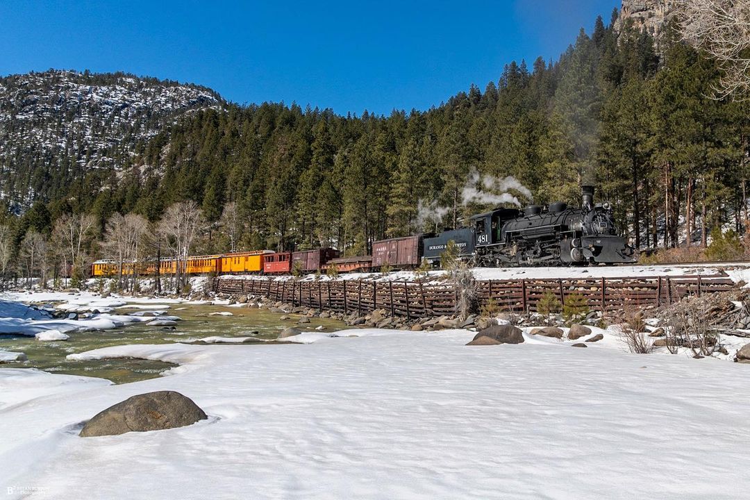 Start your winter adventure in Colorado! Check out 10 ways to enjoy the season in Durango: bit.ly/3EPehsU 📸: bryanburtonphotographytrains
