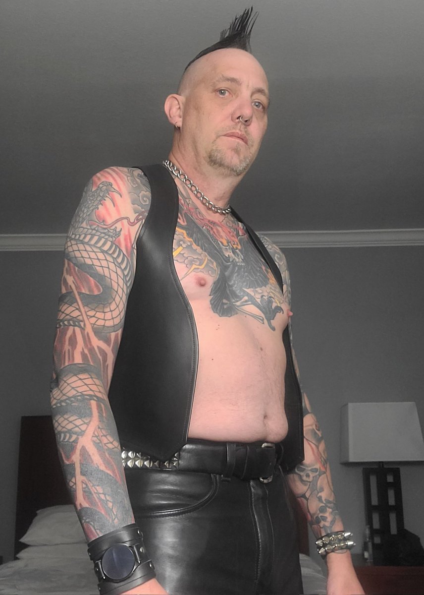 bipunkguy's tweet image. I love the way this vest from @MrSLeather frames my chest piece #bipunk #gaypunk #leatherpunk #gayleather #leathervest #chesttattoo