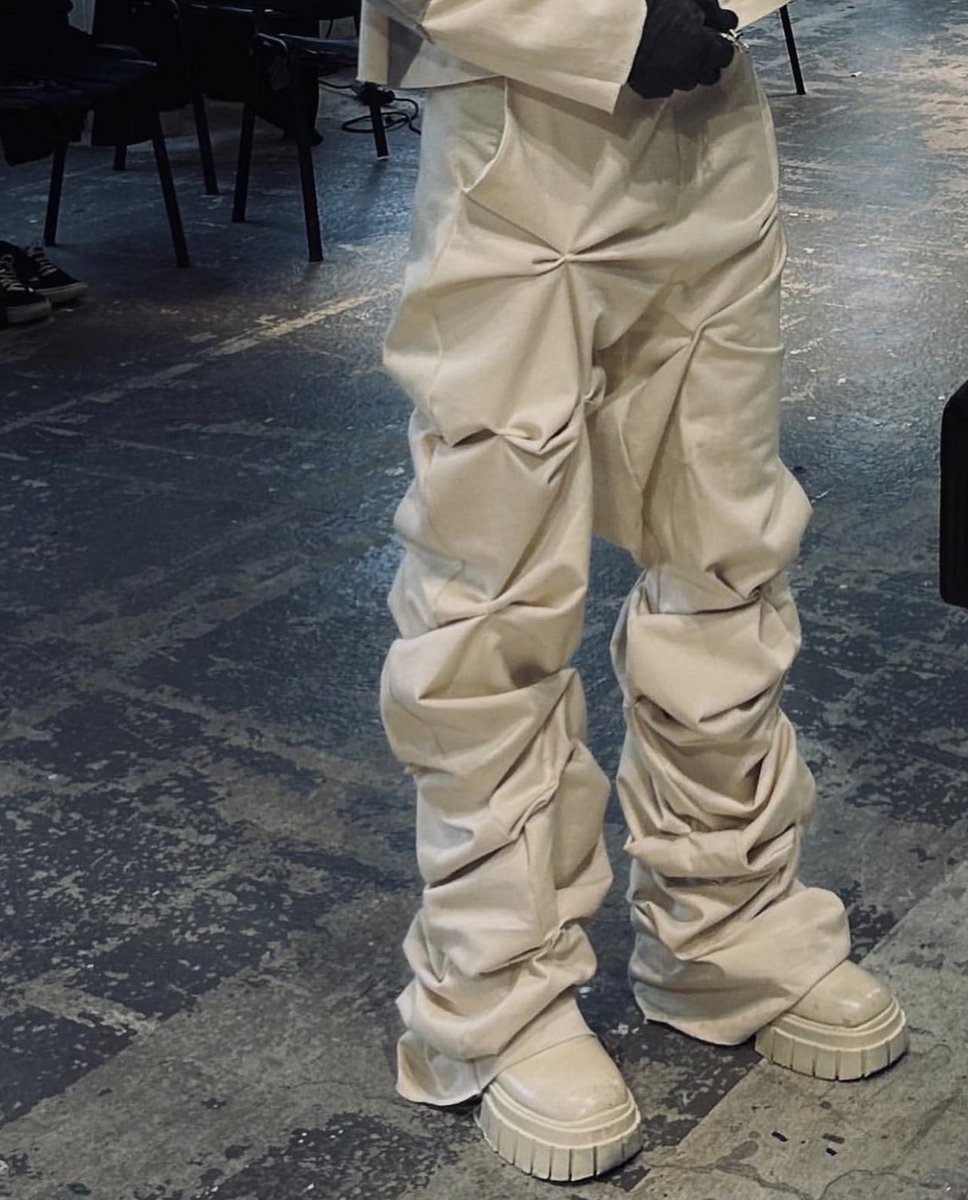 StreetFashion01's tweet photo. Pants by Virtigine🖤 https://t.co/L3VFNe6Lo0