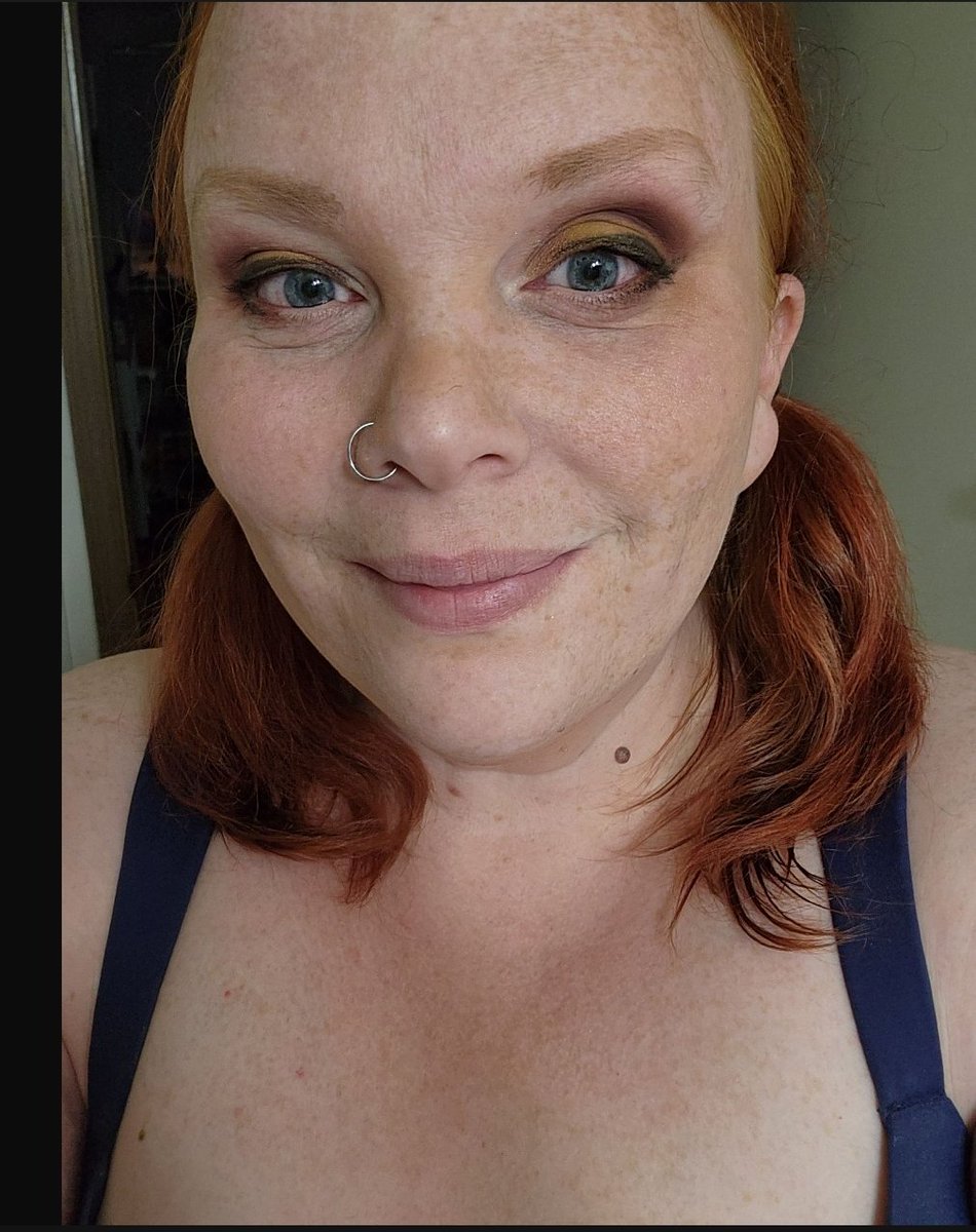 JaymzGinger's tweet photo. Pigtails are supposed bring more tips. I would say it worked. 
#server #ginger #bbw #pigtails #blueeyes https://t.co/oMXaBCboE7
