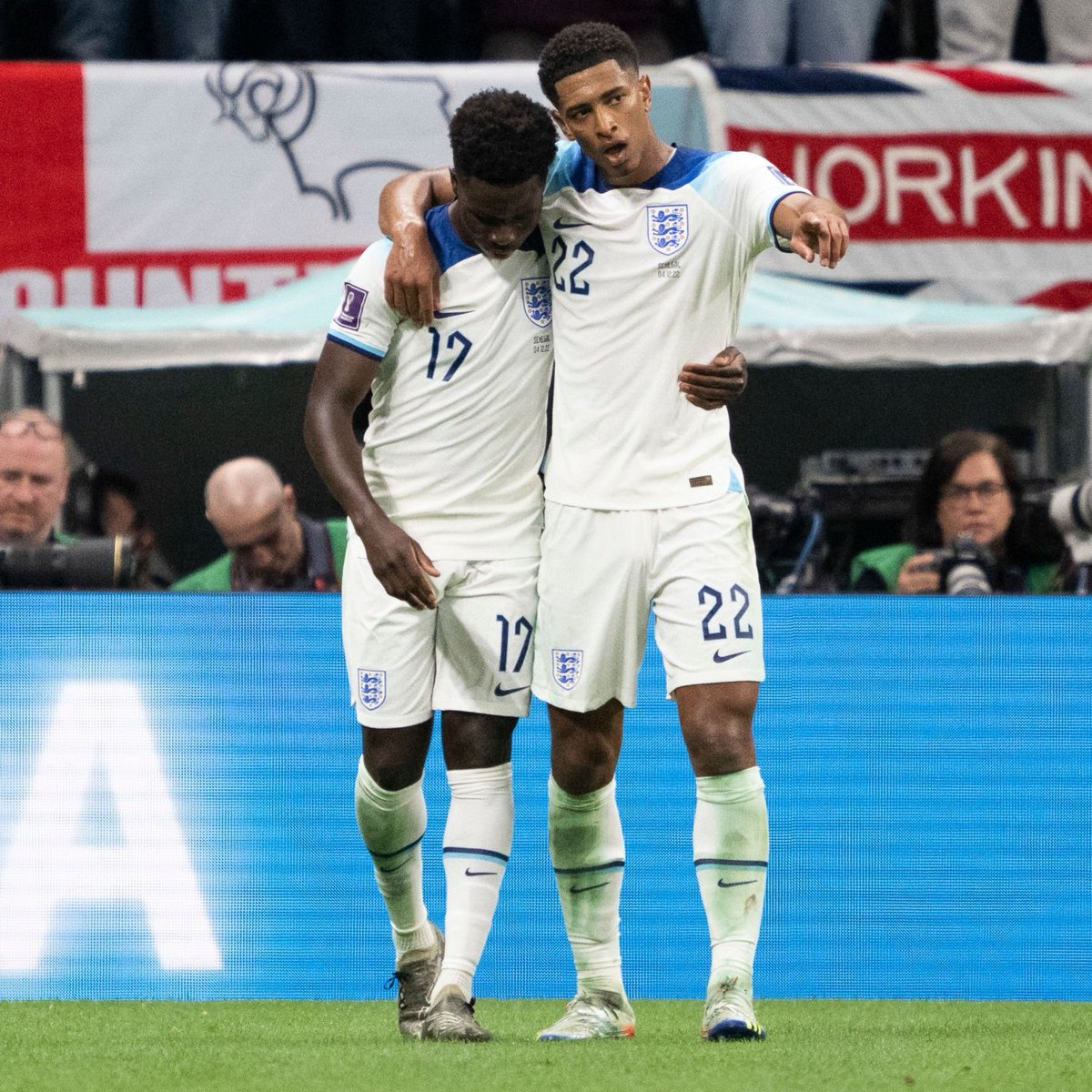 lnstantFoot's tweet photo. À chaud comme ça, quel est votre prono pour ce #ENG 🆚 #FRA ? #FIFAWorldCup https://t.co/d69WAWqkDZ