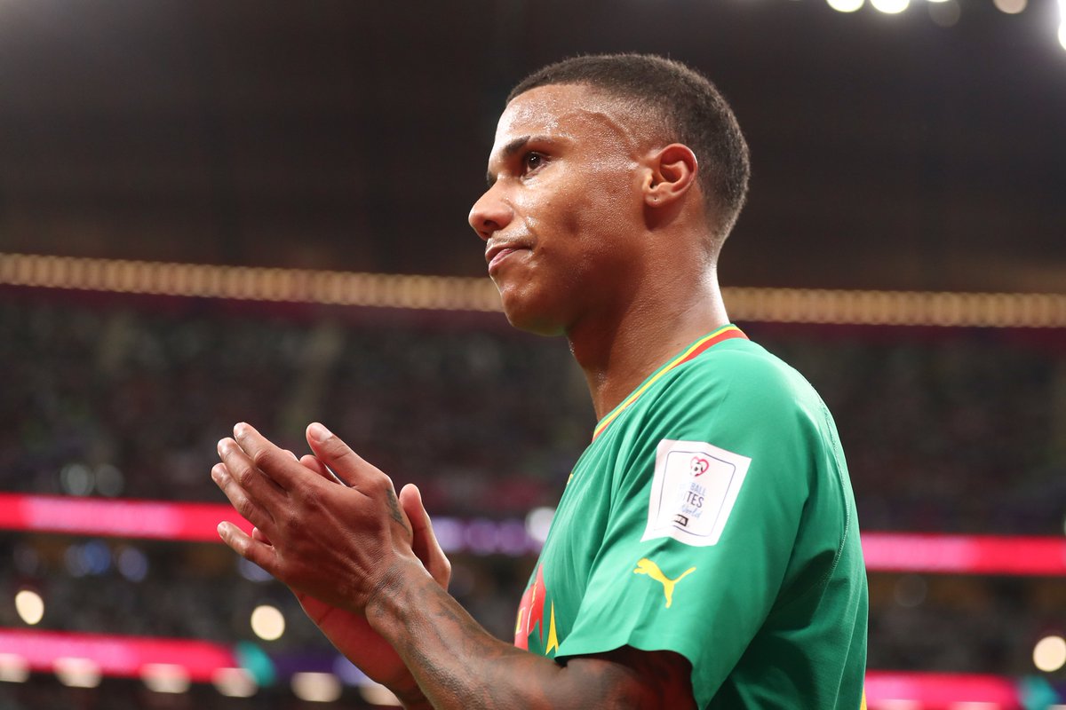 fifaworldcup_fr's tweet photo. Les champions d'Afrique quittent la compétition après un parcours mémorable. Des joueurs magnifiques, des supporteurs extraordinaires: vous allez nous manquer, Gaïndés! 😢

#ENGSEN Sénégal🇸🇳 #CoupeDuMondeFIFA https://t.co/v3XqHUWRbr