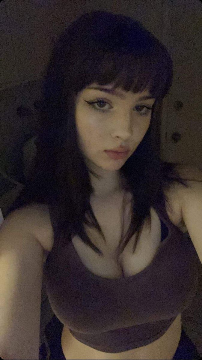 realzkittykat's tweet photo. Would you fuck the shit out of me? 

#nsfwaccount #nsfwtwt #barelylegalteen https://t.co/sWN8Zh0Toa