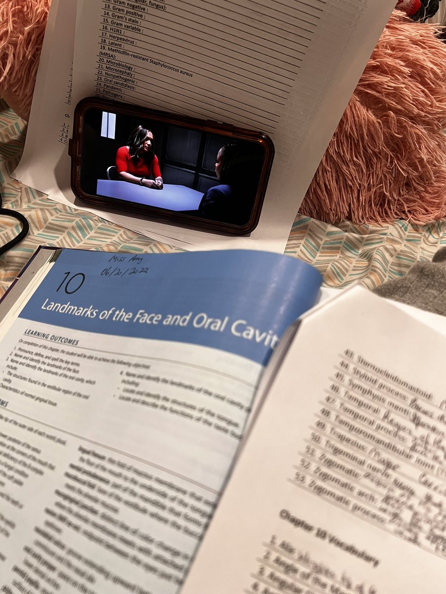 Tress_Di_Doll's tweet photo. I’m not watching, I’m listening and doing my schoolwork.😭😭😭😭😭 @luvcrystalrenee @kjsmithofficial #SistasOnBET #Fatima #Andii https://t.co/gR0415OtuB