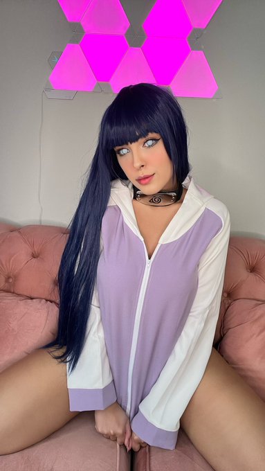 Watch Cosvickye's leaked NSFW photo on TwXstars