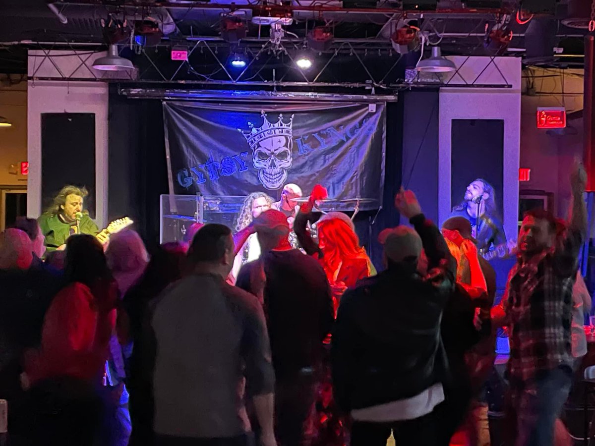 What a party last night at Fenders! Special thanks to Jerome, the entire staff, Chris Lundquist and especially all of you for sharing part of your weekend with us! Photo credit to Kristie Kemper. #livemusic #gypsykyngsband #theresnopartylikeagypsykyngsparty