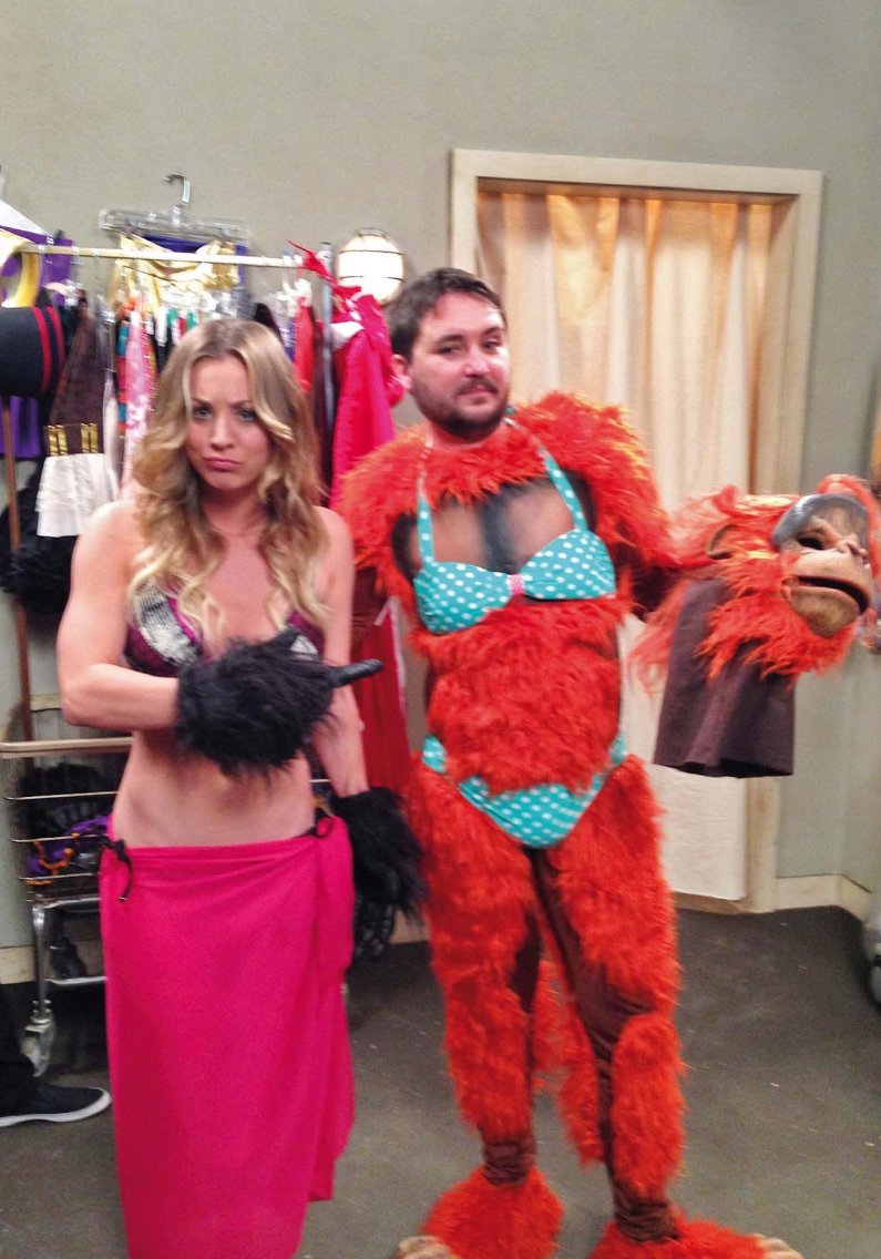 Kaley Cuoco sobre 'O Primata Assassino': “A pior experiência foi filmar  'Serial Apeist' e ficar coberta com aquela merda de pelo, da cabeça aos  pés. Eu dizia: \, image size:795x1136