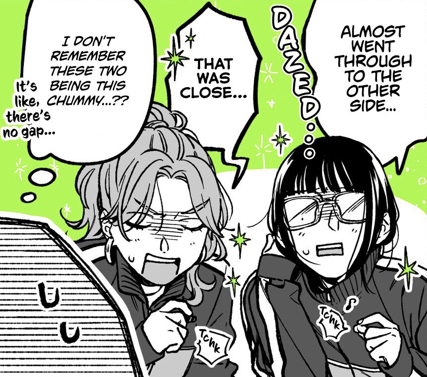 SoulMagicYS's tweet photo. “The Guy She Was Interested in Wasn't a Guy At All” just proved that when the chips are down, Mitsuki will protect HER Aya without hesitation!!!🛡💪🥰
And I think their classmates are starting to notice just how lovey-dovey they both are🤭
#yuri #yurimanga #TeamMitsuki #TeamAya https://t.co/3w61yUL8tL