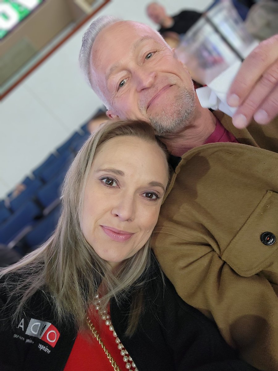 ElisseLaw's tweet photo. Hockey day with the kids. 🏒 #LiveInTheRed https://t.co/NdtHwBzoS4