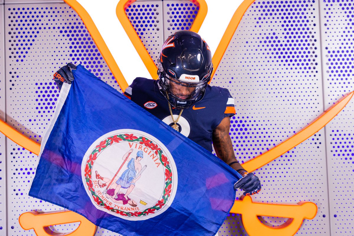 TyColeman2x's tweet photo. Had another great time at Charlottesville this weekend on my official visit #hoos23 #GoHoos 🧡💙 https://t.co/YITxXqPsrg