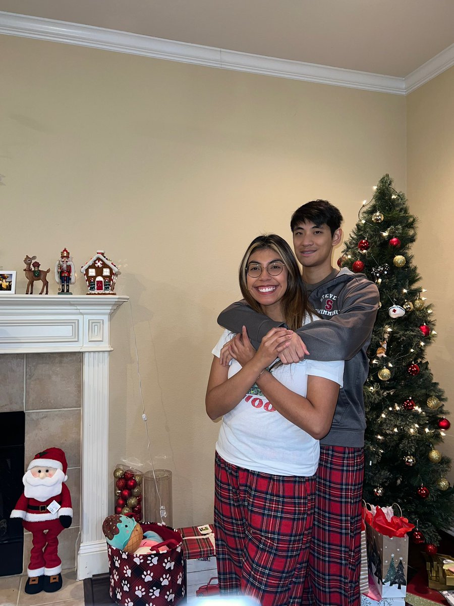 seleterran's tweet photo. Merry Early Christmas🎄❤️ https://t.co/MGJc4uvwjV
