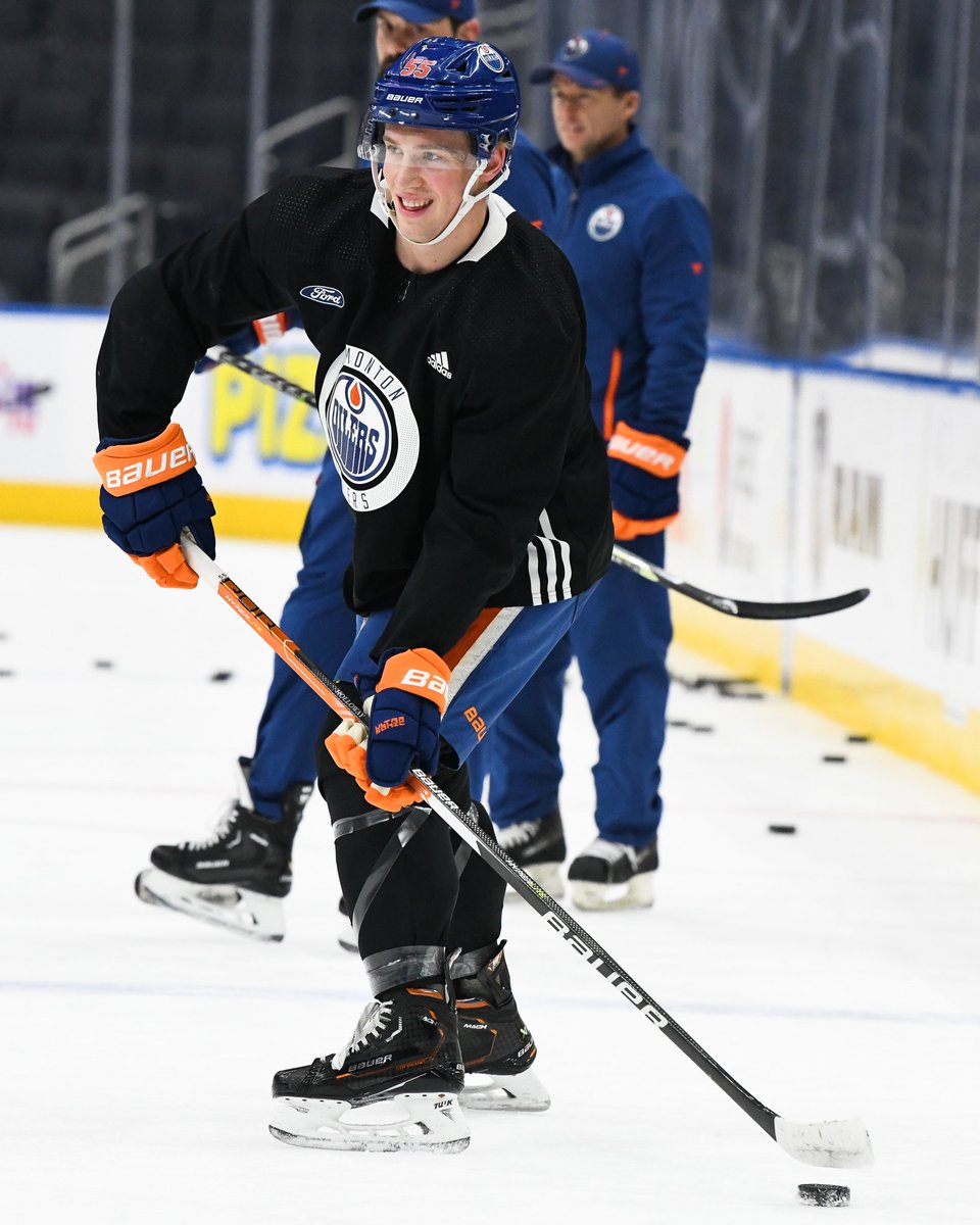 EdmontonOilers's tweet photo. Sunday work 💪 https://t.co/EgFGHD93an