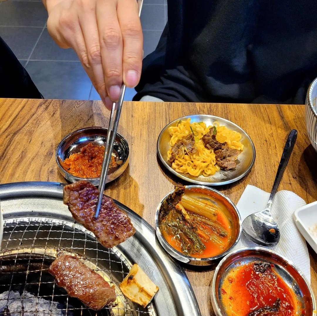 hongthinker's tweet photo. i have become a shell of a human after these dropped i feel like my old self again (insane) i am nothing but a hongseok thinker. so hello people https://t.co/FvLTvXob0w