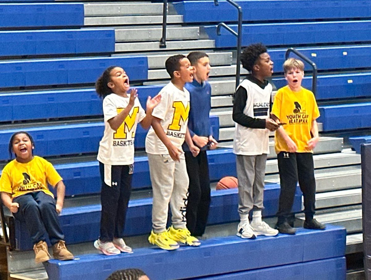 TaraFlowers22's tweet image. Sooo about last night!!!! Congrats 〽️ basketball 🏀 on your first of many chips!!! Come from behind W was just proof you play to the final buzzer, awesome grit and determination! #tipofftournament #theseboysgotgame #muhlpride #PAVE @CoachMFlowers