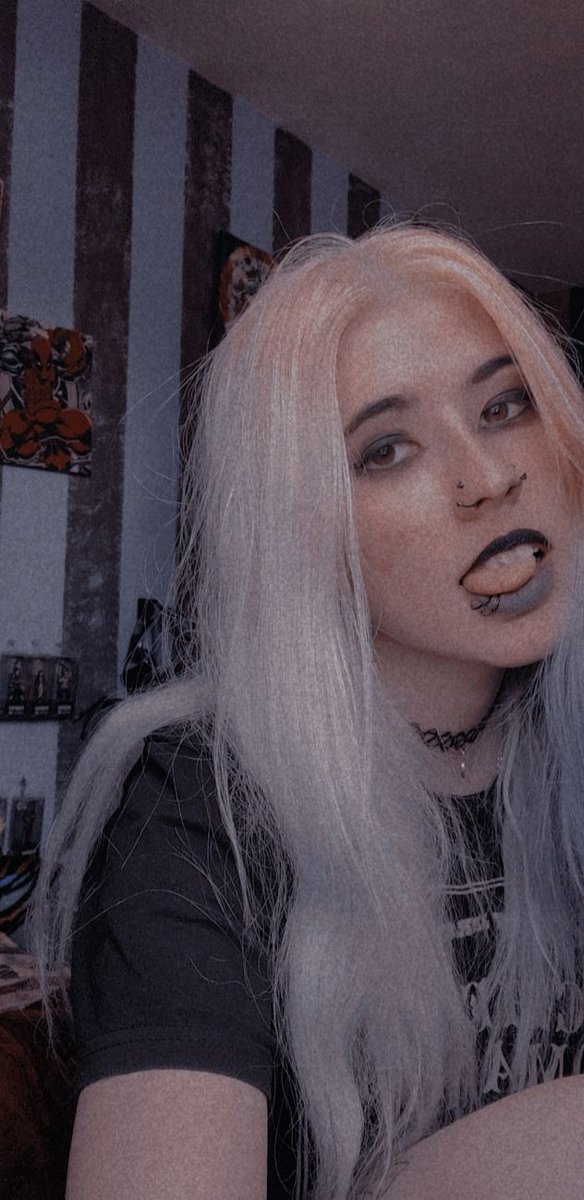 Content from skarletkitten