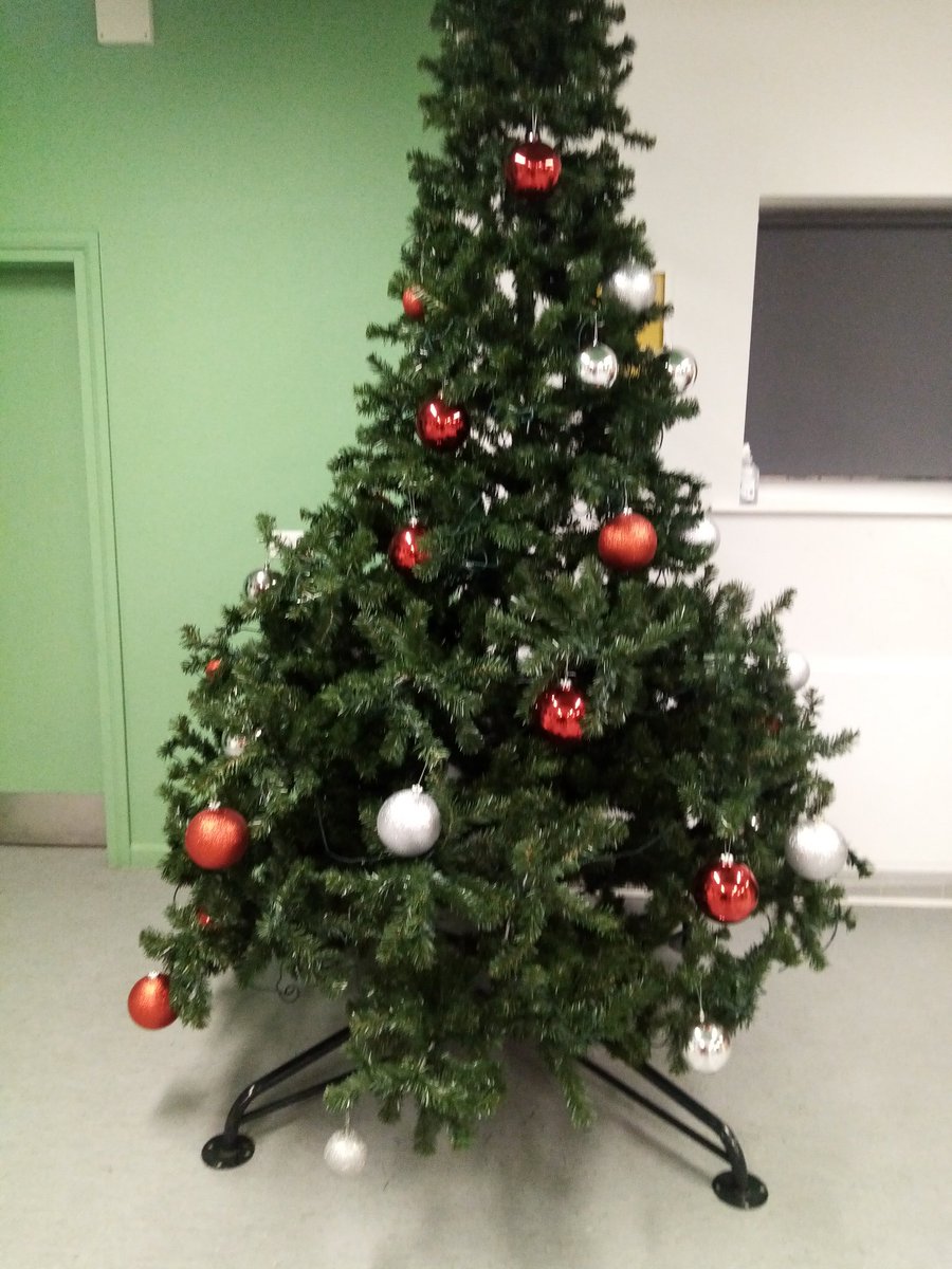 We would like to thank @NinelandsPS for their wonderful donation of this Christmas tree and Mark who has kindly put it together for us. Once decorated it should look amazing. #ItsBeginningToLookALotLikeChristmas #bringingspirittoourcommunity @nowells @MASC_LS9 🎄☃️🎅🤶