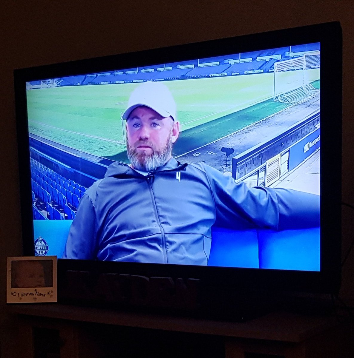 StephenJLee1987's tweet photo. This @WayneRooney Interview with @THT1878 on @ToffeeTVEFC is really Intresting.

#ToffeeTV #WayneRooney #Rooney https://t.co/OCSo6gMHFG