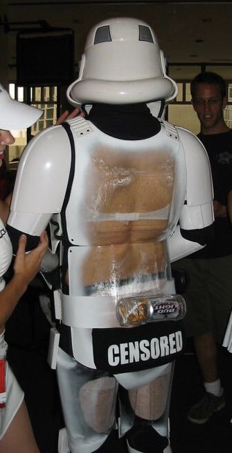 Spatcave's tweet photo. @leonclarance @SohoGeorge It’s a better view than when I wore it! https://t.co/IrCzgzsUOC