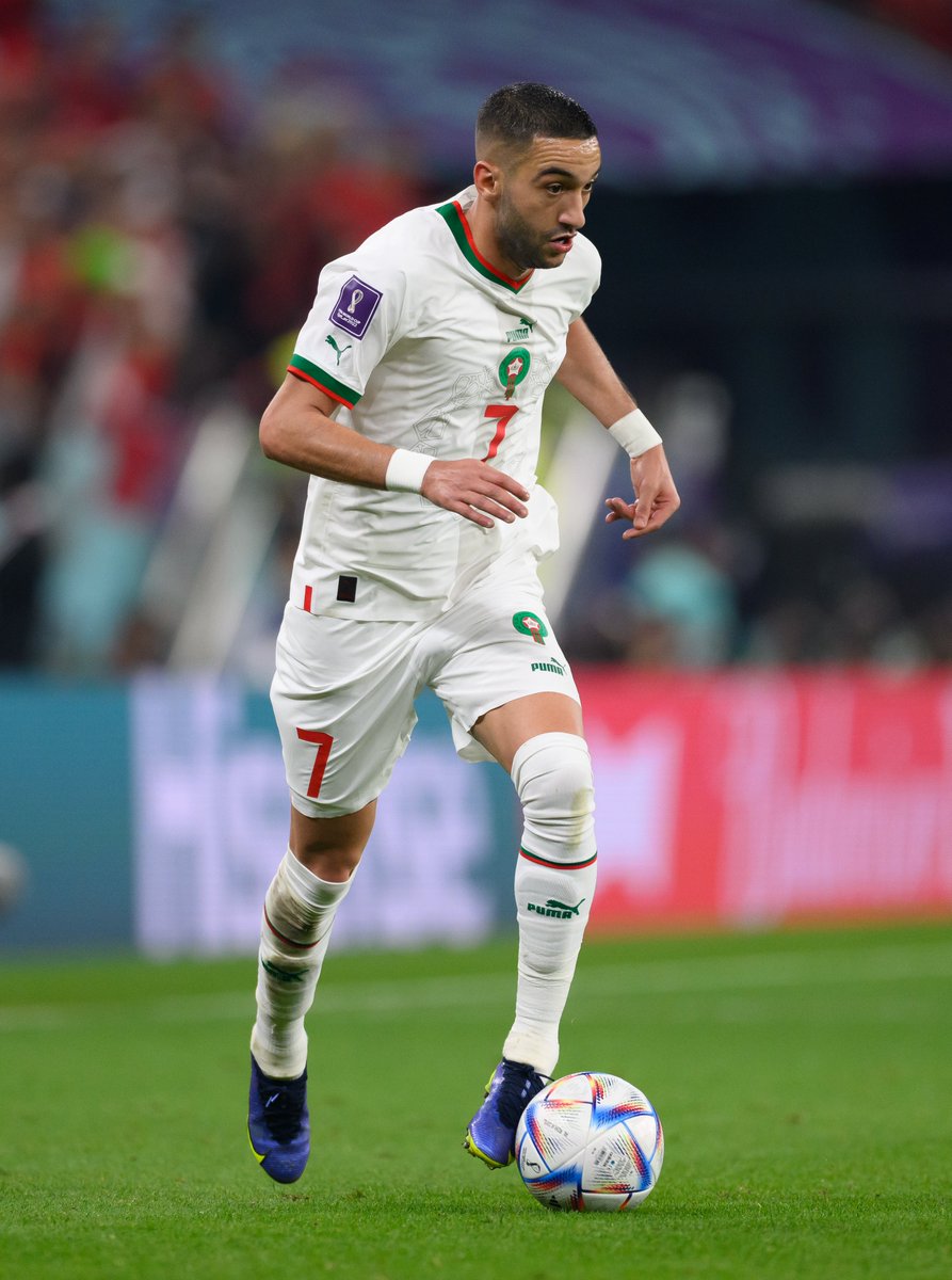 fifaworldcup_ar's tweet image. كلمة واحدة صِف بها حكيم زياش ـــــــــــــــــ؟ 🎤🇲🇦